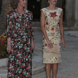 La Reina Sofía y la Reina Letizia en la recepción a la sociedad balear del verano 2017