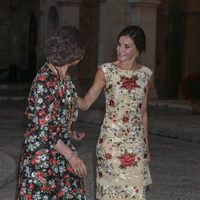 La Reina Sofía y la Reina Letizia, muy cómplices en la recepción a la sociedad balear del verano 2017