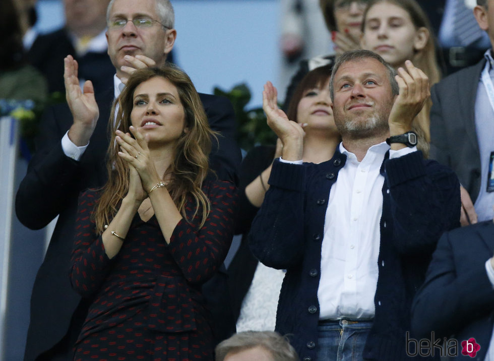 Roman Abramovich junto a su tercera esposa