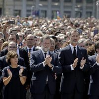 El Rey Felipe tras el minuto de silencio en recuerdo a las víctimas de los atentados de Barcelona y Cambrils