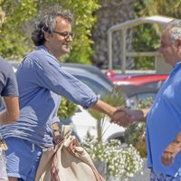 Narcís Rebollo se saluda con Fernando Martínez de Irujo en Ibiza