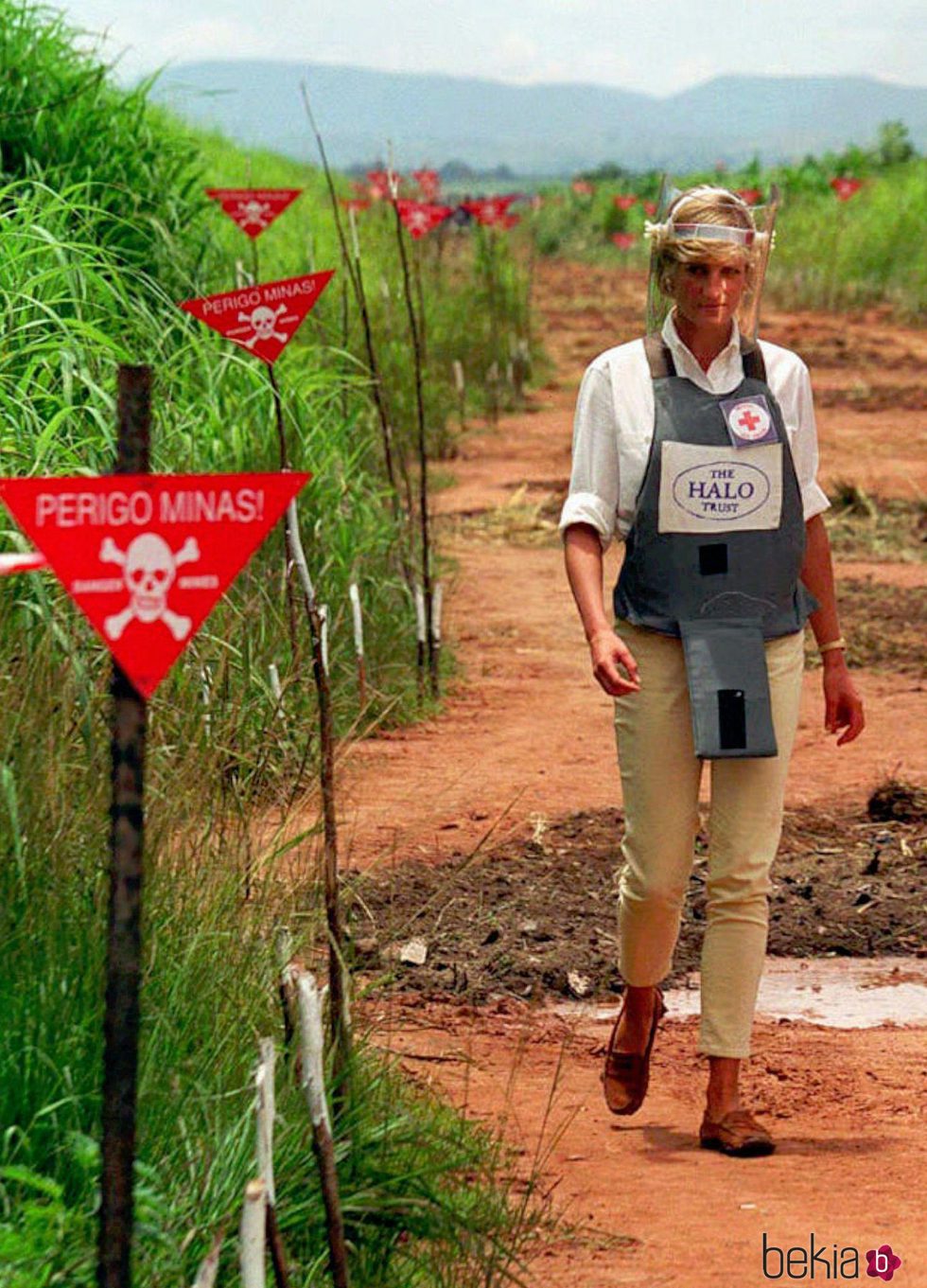 Lady Di en su campaña contra las minas antipersonas