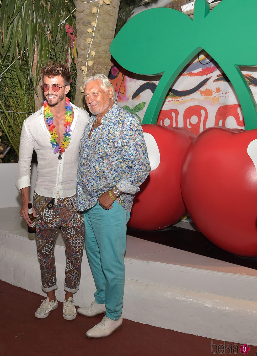 Marco Ferri y Marc Ostarcevic en la fiesta 'Flower Power Pacha Ibiza' 2017