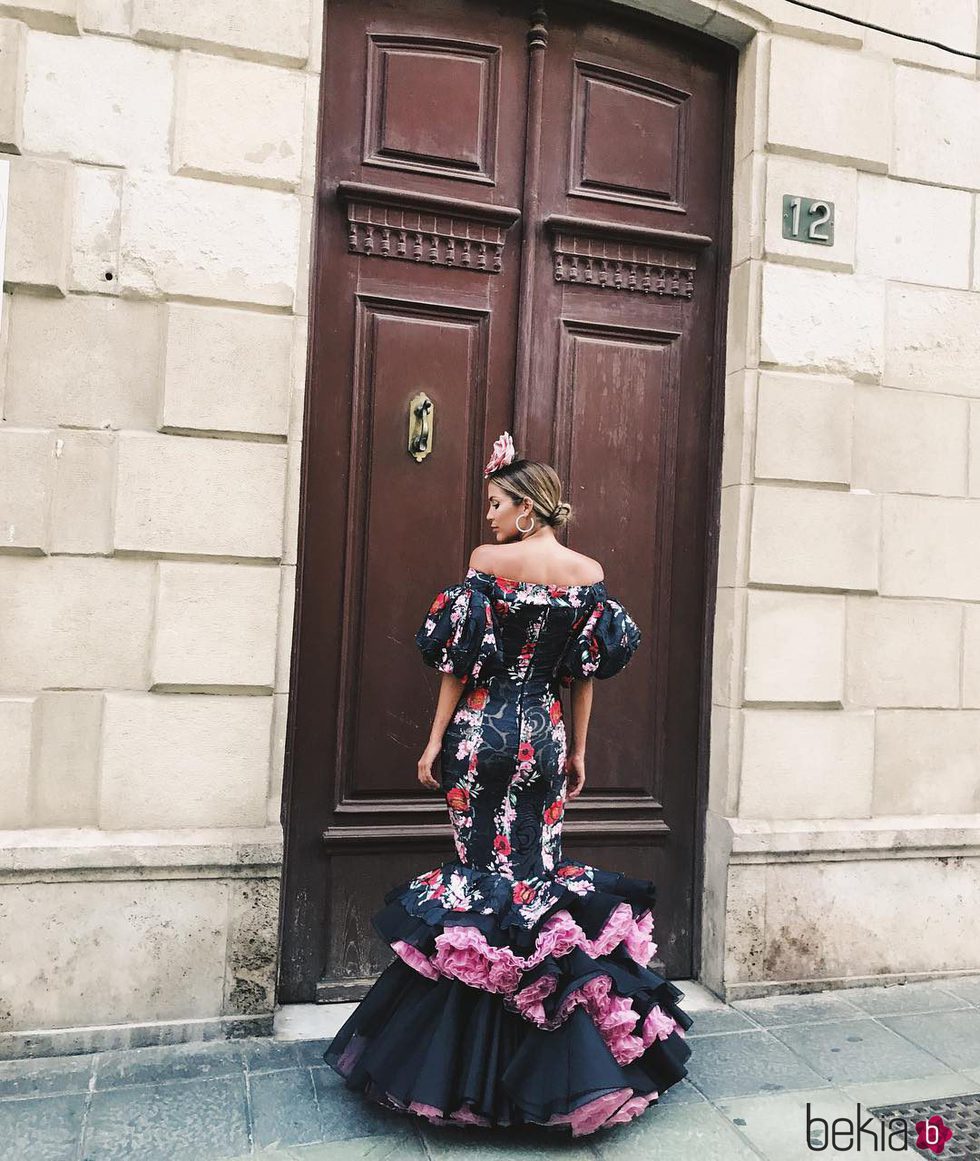 Rosanna Zanetti luciendo traje de flamenca en la Feria de Almería 2017
