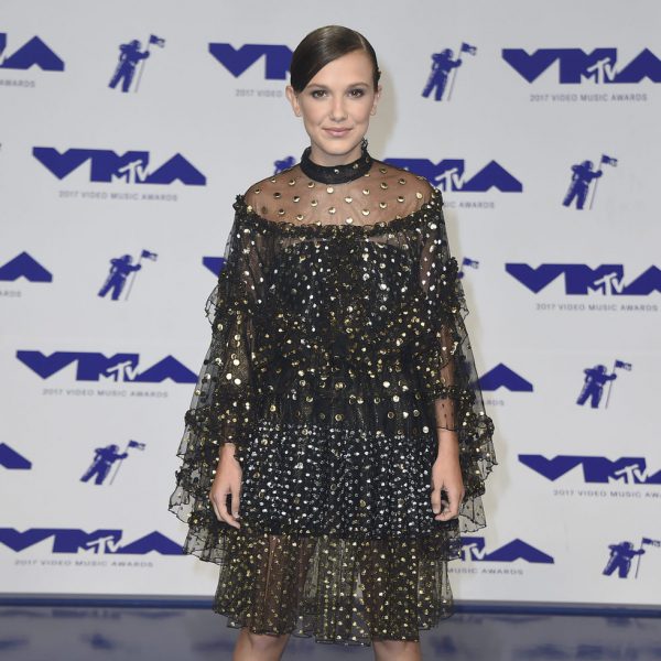 Millie Bobby Brown en los MTV VMA 2017 - Alfombra roja, gala y