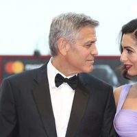 George Clooney Amal Alamuddin comparten miradas en el Festival de Venecia 2017