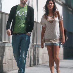 Lara Álvarez y Dani Martínez dando un paseo en 2011