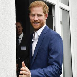 El Príncipe Harry habla sobre la futura paternidad de los Duques de Cambridge en Manchester