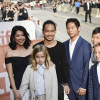 Angelina Jolie con todos sus hijos en el estreno de 'First They Killed My Father' en el Festival de Toronto 2017