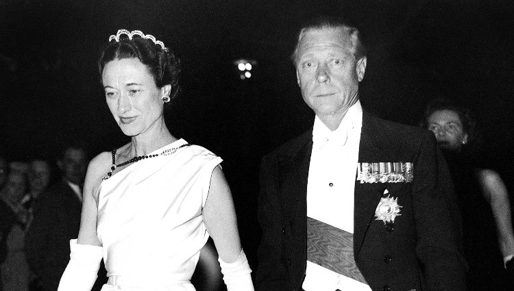 Los Duques de Windsor en una gala en París en 1950