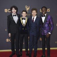 Los protagonistas de 'Stranger Things' en la alfombra roja de los Premios Emmy 2017
