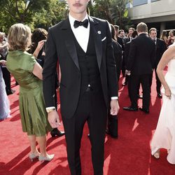 Alexander Skarsgård en la alfombra roja de los Premios Emmy 2017