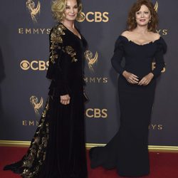Jessica Lange y Susan Sarandon en la alfombra roja de los Premios Emmy 2017