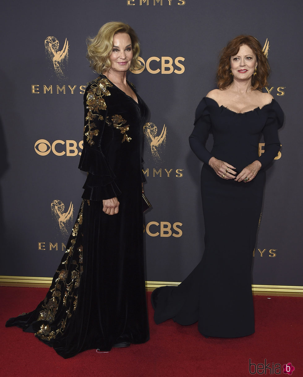 Jessica Lange y Susan Sarandon en la alfombra roja de los Premios Emmy 2017