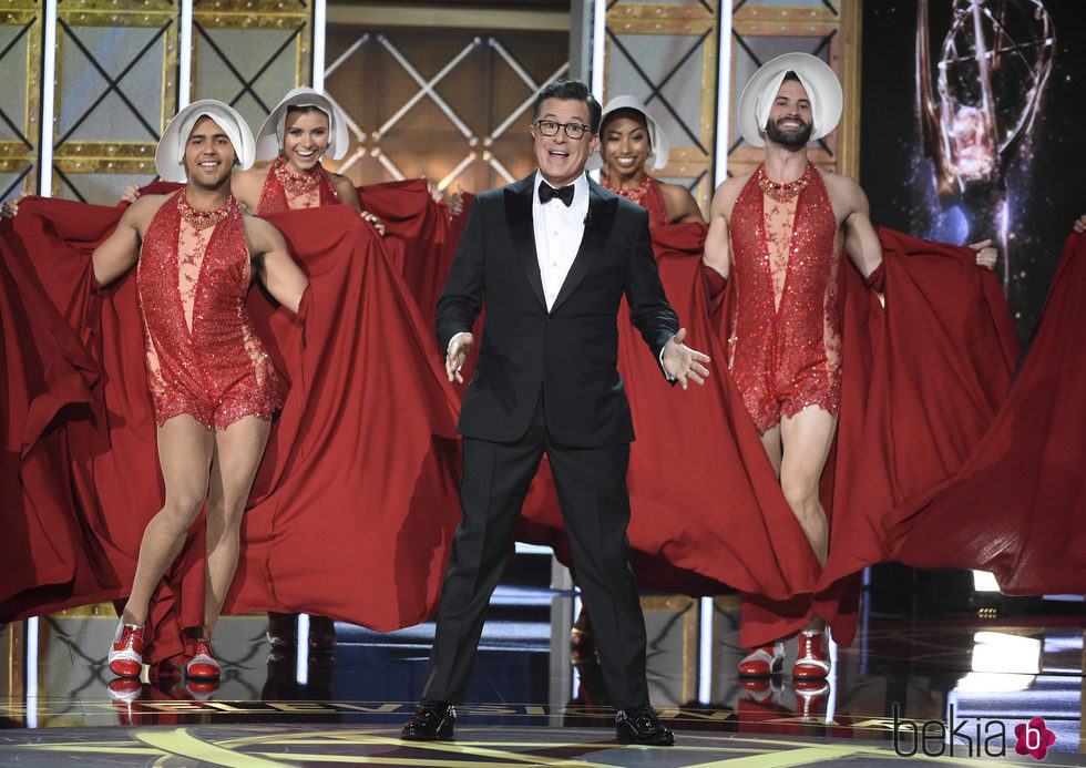 Stephen Colbert durante una de sus actuaciones en los Premios Emmy 2017