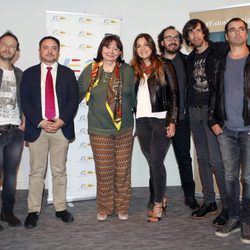 La Oreja de Van Gogh, David Pérez Martínez y Micheline Selmes presentando 'Estoy Contigo'
