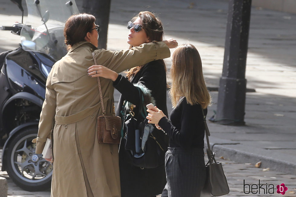 Carolina de Mónaco y Carlota Casiraghi se despiden frente a Alexandra de Hannover tras comer juntas
