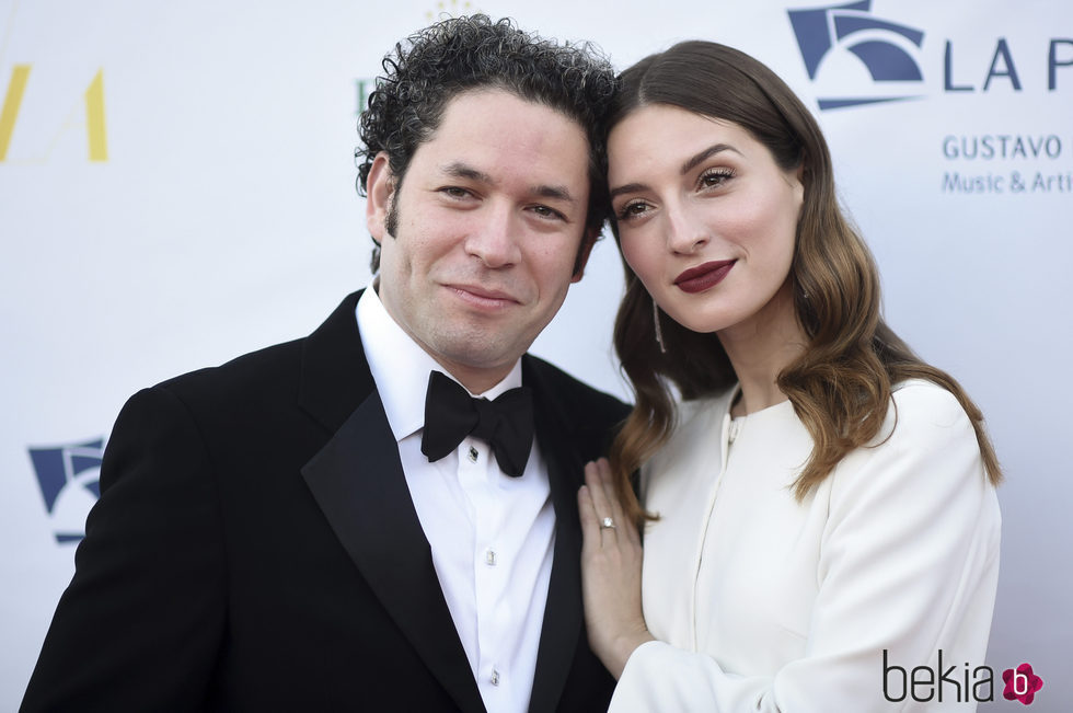 María Valverde y Gustavo Dudamel, muy enamorados en la gala inaugural de la Filarmónica de Los Angeles