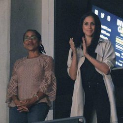 Meghan Markle con su madre Doria Ragland en la clausura de los Invictus Games de Toronto