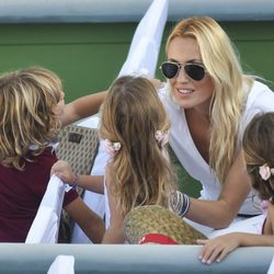 Carolina Cerezuela se lleva a sus tres hijos a un torneo de tenis