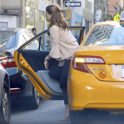 Magdalena de Suecia saliendo de un taxi en Nueva York