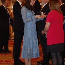 Kate Middleton presume de embarazo en su reaparición en el Día Mundial de la Salud Mental