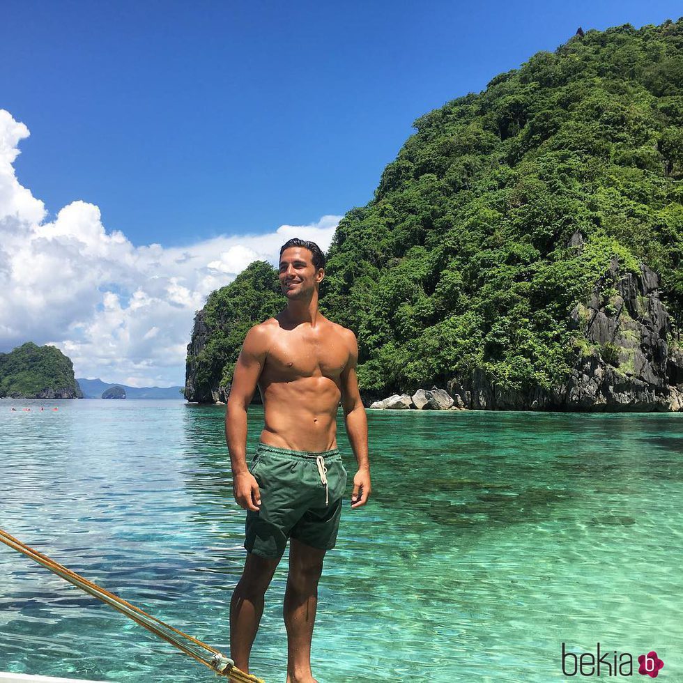 Jaime Astrain con el torso desnudo de vacaciones en Filipinas
