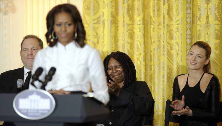 Michelle Obama en la Casa Blanca junto a Harvey Weinstein, Whoopi Goldberg y Blake Lively
