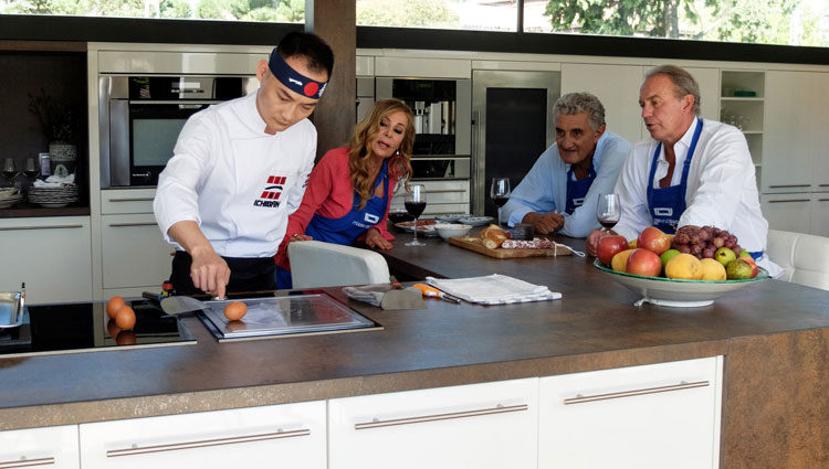 Bertín Osborne, Ana Obregón y Romay aprendiendo cocina en 'Mi casa es la tuya'