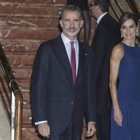 Los Reyes Felipe y Letizia, muy felices en el concierto Premios Princesa de Asturias 2017