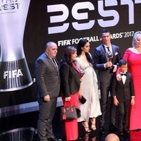 Cristiano Ronaldo con toda su familia en gala de los Premios The Best Fifa 2017