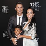 Cristiano Ronaldo, Cristiano Ronaldo Junior y Georgina Rodríguez en la gala de los Premios The Best Fifa 2017