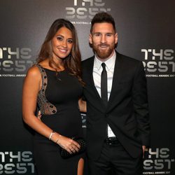 Antonella Roccuzzo y Leo Messi en la gala de los Premios The Best Fifa 2017