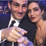 Sara Carbonero e Iker Casillas en la Gala de los Dragones en una foto divertida