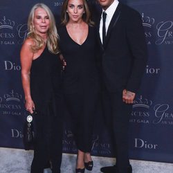 Tina Green, Chloe Green y Jeremy Meeeks en los Premios Princesa Grace 2017
