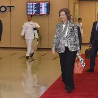 La Reina Sofía a su llegada a Bangkok para el funeral de Bhumibol de Tailandia