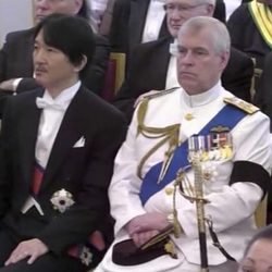 El Duque de York junto a Akishino y Kiko de Japón en el funeral de Bhumibol de Tailandia