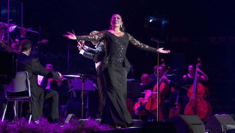 Isabel Pantoja ofreciendo un concierto en Bilbao