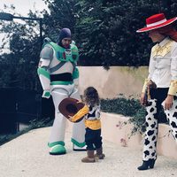 Justin Timberlake y Jessica Biel con su hijo en Halloween 2017