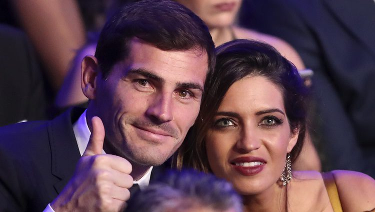 Sara Carbonero e Iker Casillas, divertidos en la gala de los Dragones de Oporto