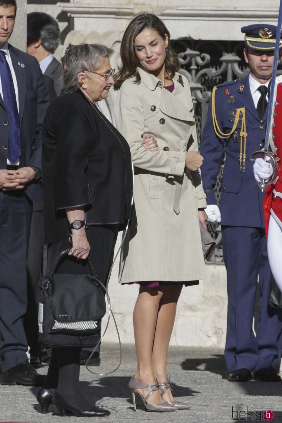 Nechama Rivlin coge del brazo a la Reina Letizia en la recepción al presidente de Israel en Madrid