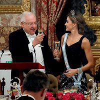 El presidente de Israel brinda con la Reina Letizia en la cena de gala en el Palacio Real