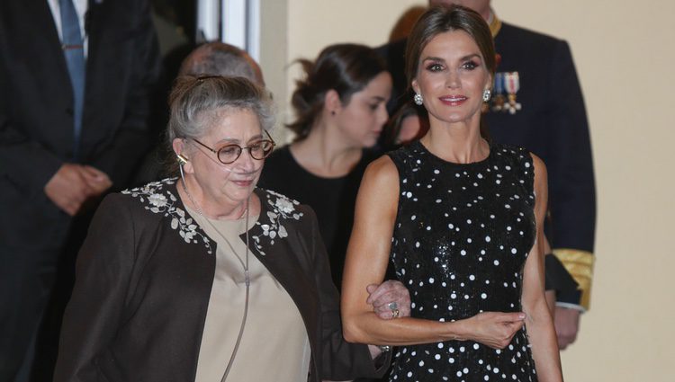 La Reina Letizia y Nechama Rivlin a su llegada a una cena en El Pardo