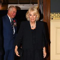 El Príncipe Carlos y Camilla Parker en el concierto por el Día del Recuerdo 2017