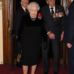 La Reina Isabel y el Duque de Edimburgo en el concierto por el Día del Recuerdo 2017