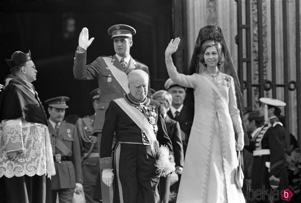 Los Reyes Juan Carlos y Sofía en el día de la proclamación de Juan Carlos I como Rey de España