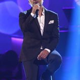Alejandro Fernández actuando en la entrega del Premio Persona del Año 2017 de los Grammy Latinos
