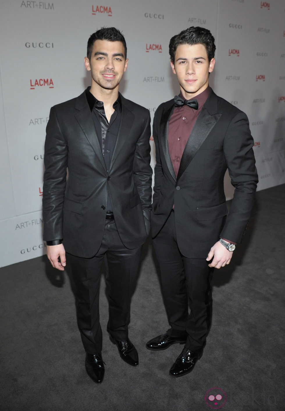 Joe Jonas y Nick Jonas en la gala homenaje a Clint Eastwood en Los Angeles