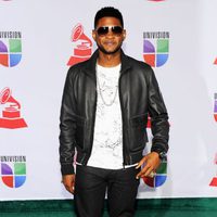 Usher en los Grammy Latinos 2011
