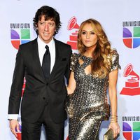 Paulina Rubio y Colate Vallejo-Nájera en los Grammy Latinos 2011